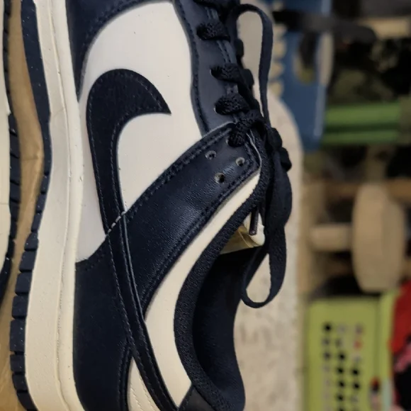 Nike Low-Top Sneakers in Navy and Cream - Picture 2 of 4